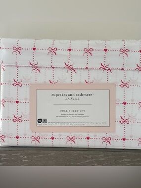New Cupcakes and Cashmere Full Sheets Set hearts and bows bedding